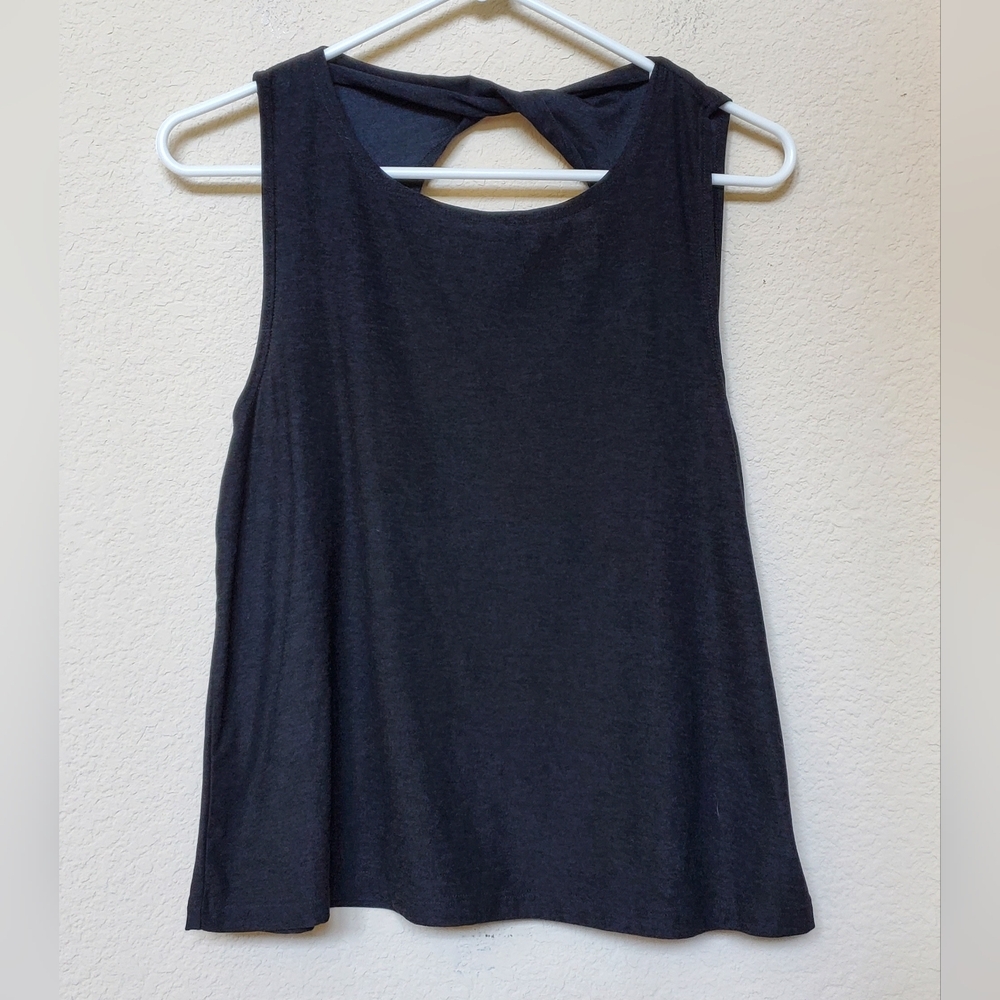 Beyond Yoga Twist-Back Tank Top.  Size Medium
